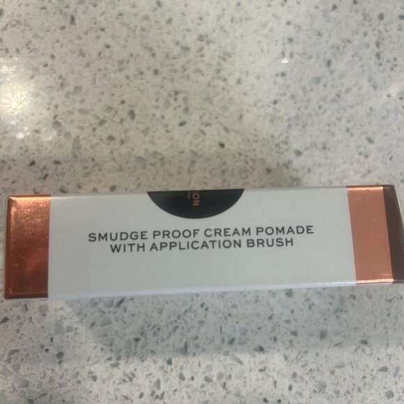 MAKEUP REVOLUTION Brow Pomade - Picture 3 of 4